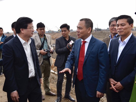 Phó Thủ tướng Trịnh Đình Dũng: Chính phủ mong muốn sớm có ô tô mang thương hiệu của Việt Nam