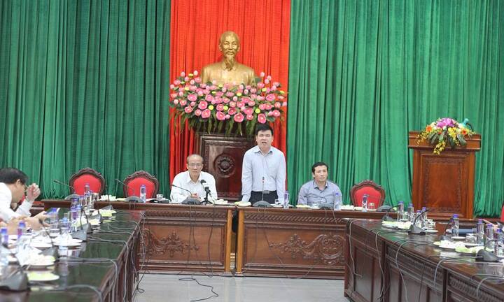 Lãnh đạo Sở GTVT Hà Nội: 'Không có chuyện xe khác được đi vào làn buýt nhanh'