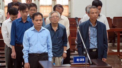 Vỡ đường ống nước sông Đà do dùng ống nước 'khuyết tật'