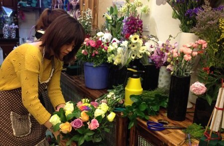 Quốc tế Phụ nữ 8/3, giá hoa tươi ở Hà Nội thế nào?