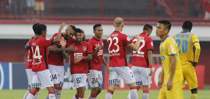 AFC Cup: Bùi Tiến Dũng dự bị, FLC Thanh Hóa thua ngược chóng vánh