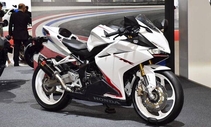 Honda CBR250RR 2018 chuẩn bị ra mắt, giá bán 172 triệu đồng