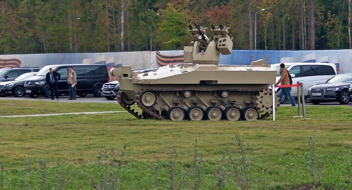 Video: Robot chiến đấu của Nga phô diễn sức mạnh