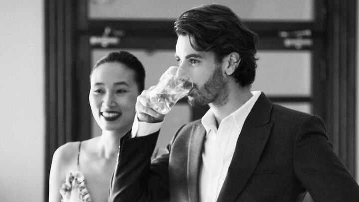 Sau khi bí mật sinh con, Trang Khiếu lần đầu khoe chồng Tây cực điển trai