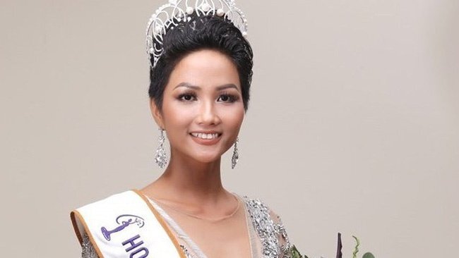 Video: Phản ứng bất ngờ của H' Hen Niê khi nghe thấy người khác nói xấu mình