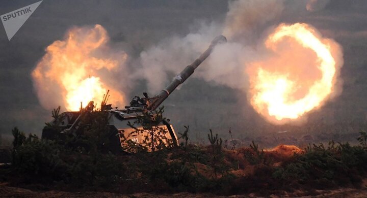 Video: Xem đạn thông minh cực mạnh của pháo binh Nga diệt mục tiêu