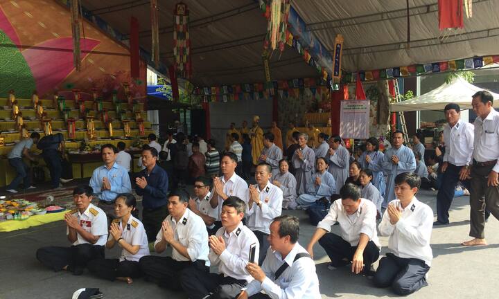 Bộ đội Trường Sa làm đại lễ cầu siêu cho 64 liệt sĩ hy sinh ở Gạc Ma