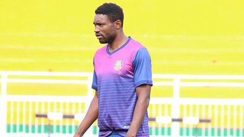 'Đi đêm' với bầu Đại, ngoại binh Cần Thơ bị treo giò 1 năm