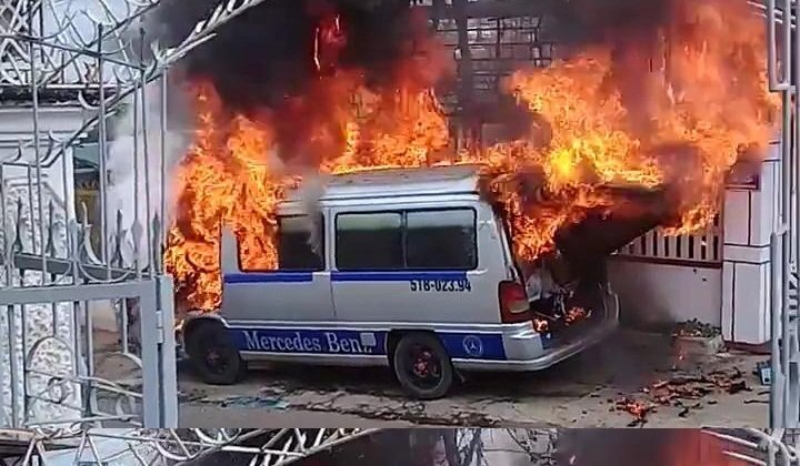 Clip: Ô tô du lịch bốc cháy đùng đùng khi đậu trước cổng nhà