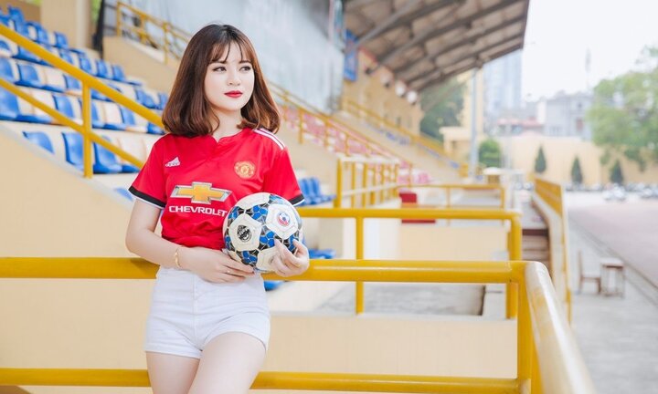 Ngắm nữ sinh An ninh khỏe khoắn trong trang phục thể thao