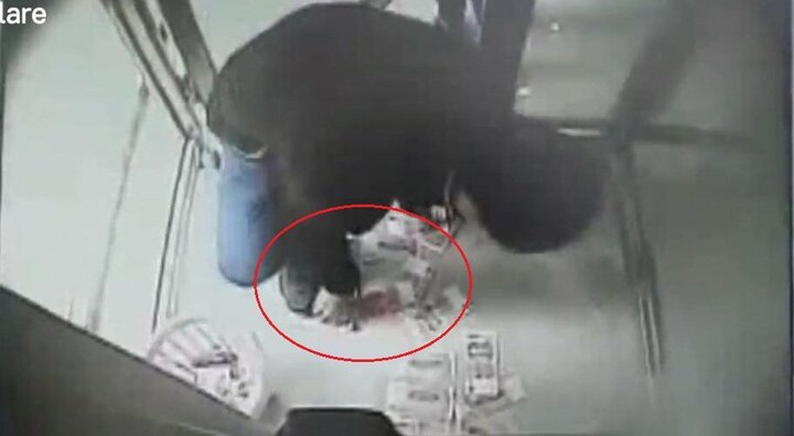 Clip: ATM đột nhiên nhả tiền như mưa