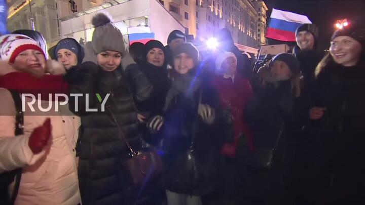 Video: Dân Nga reo hò nhảy múa mừng Tổng thống Putin tái đắc cử