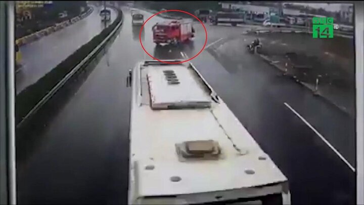 Xe cứu hỏa chạy ngược chiều trên cao tốc có đúng luật?