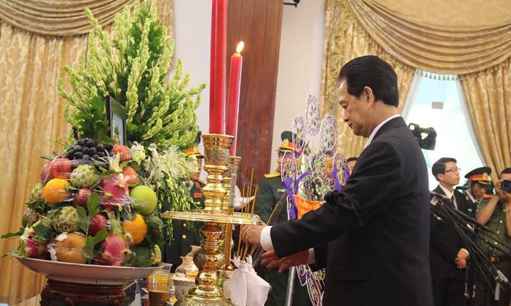 Ông Nguyễn Tấn Dũng, Trương Tấn Sang xúc động viếng nguyên Thủ tướng Phan Văn Khải