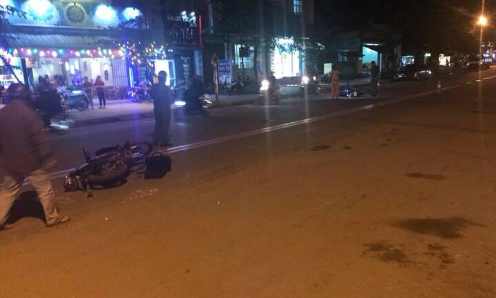 Xe máy phóng bạt mạng gây tai nạn, nam thanh niên trọng thương