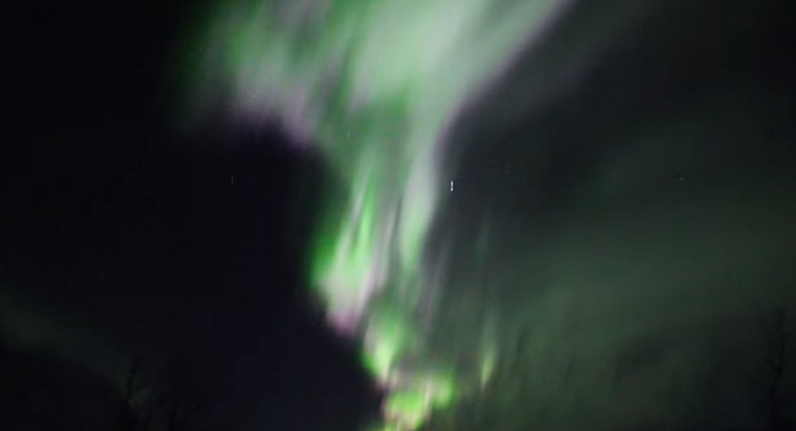 Video: Bão địa từ khổng lồ tạo hào quang tuyệt đẹp