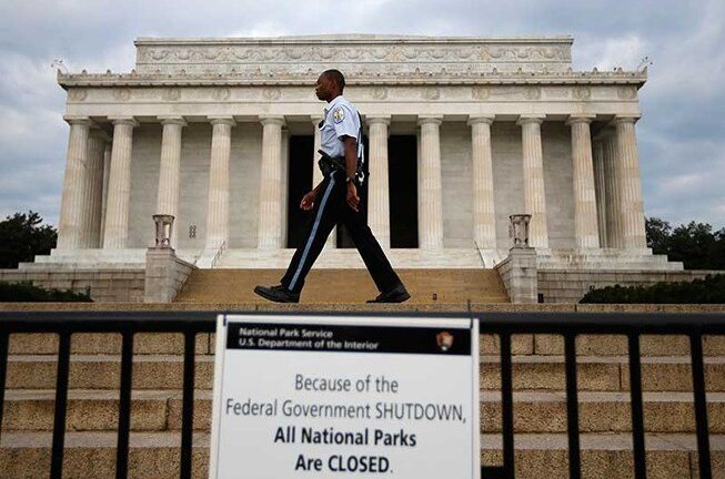 Chính phủ Mỹ nguy cơ đóng cửa lần 3 trong năm