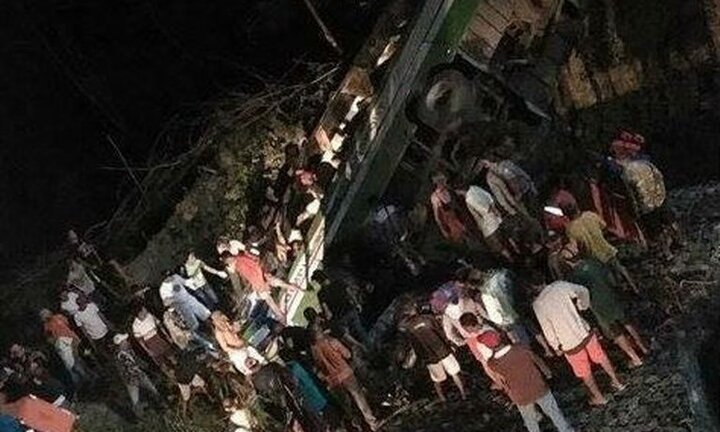 Xe buýt lao xuống vách đá, ít nhất 19 người thiệt mạng ở Philippines