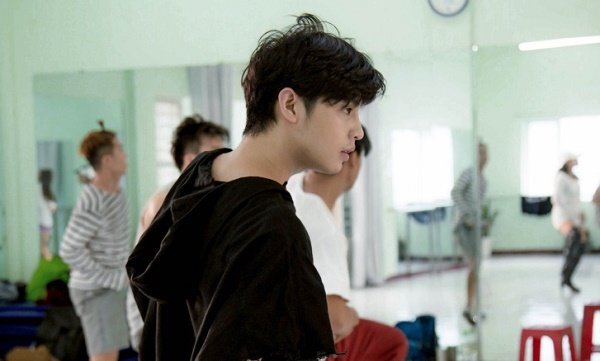 Noo Phước Thịnh miệt mài tập nhảy trước ngày sang Hong Kong biểu diễn