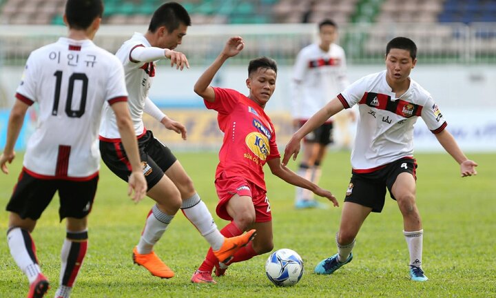 Bầu Đức 'ngự đài', U19 HAGL JMG vẫn thua đối thủ Hàn Quốc