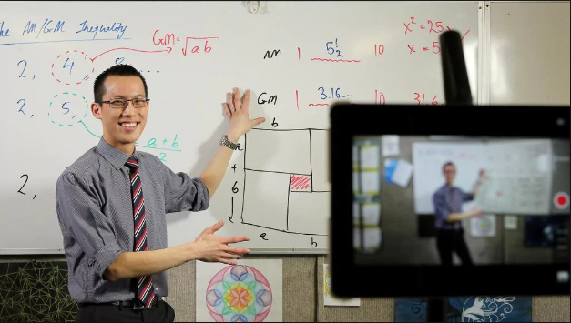 Thầy giáo Toán điển trai giảng bài cực hút trên Youtube