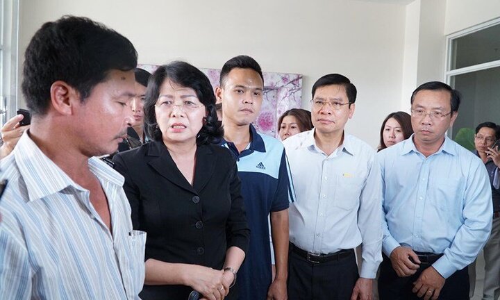 Cháy chung cư Carina TP.HCM 13 người chết: Phó Chủ tịch nước thăm hỏi gia đình các nạn nhân