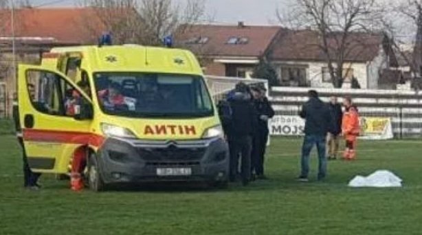 Bị sút bóng vào ngực, cầu thủ Croatia chết ngay trên sân