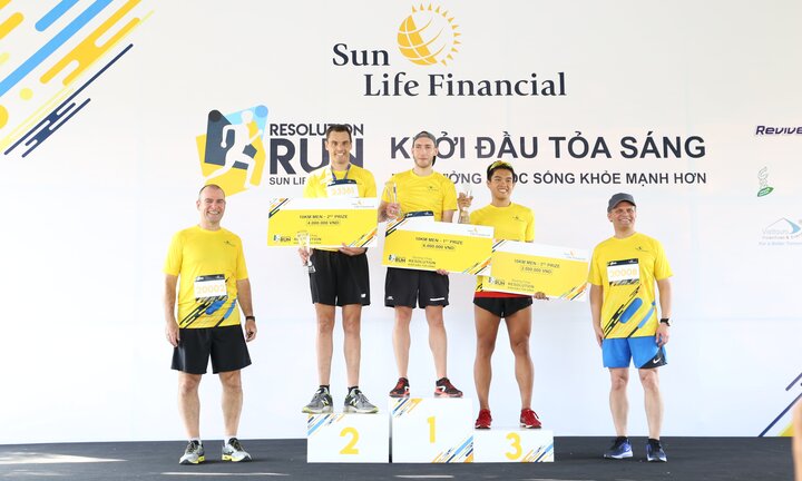 'Sun Life Việt Nam - Đường chạy Khởi đầu tỏa sáng 2018' thu hút hơn 6.000 người tham dự