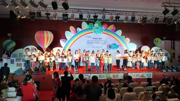 Toyota Việt Nam tổ chức trao giải cuộc thi vẽ tranh quốc tế lần thứ 7