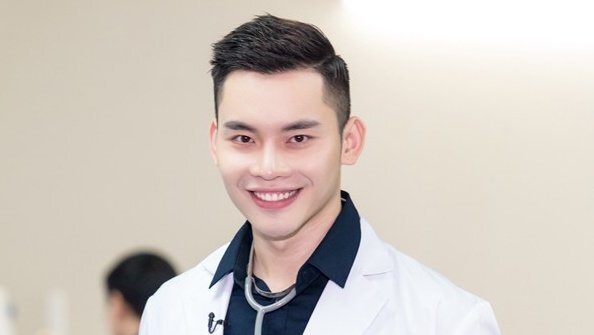 Chán làm MC, Trần Mạnh Khang bất ngờ đổi nghề bác sĩ?