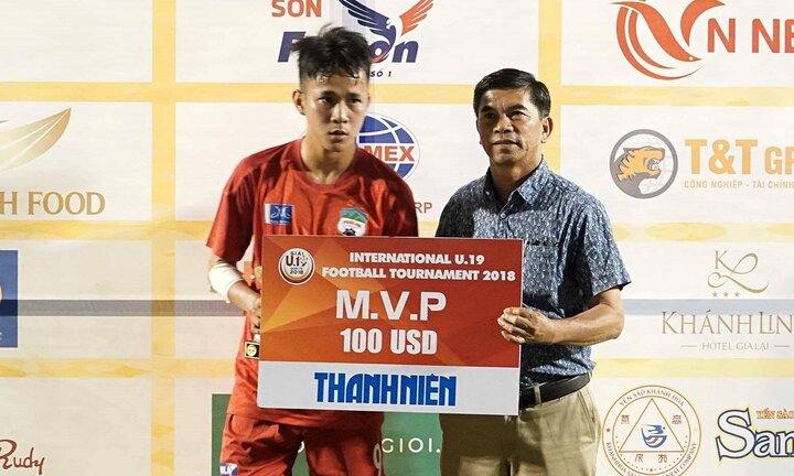 Thầy Giôm chỉ điểm chung không ngờ giữa tài năng U19 HAGL và Văn Toàn
