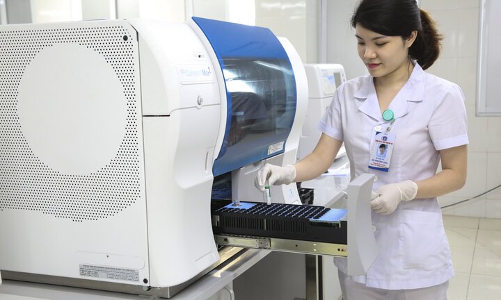 Trung tâm xét nghiệm - Bệnh viện đa khoa tỉnh Phú Thọ đón nhận chứng chỉ ISO 15189:2012