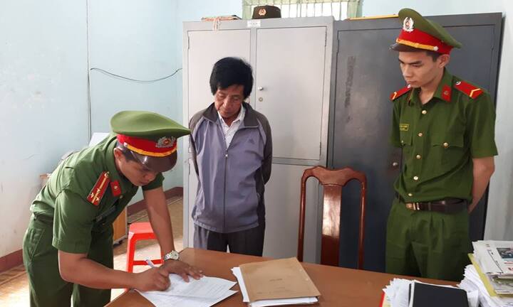 Bắt hiệu trưởng nhận tiền chạy việc ở Đắk Lắk