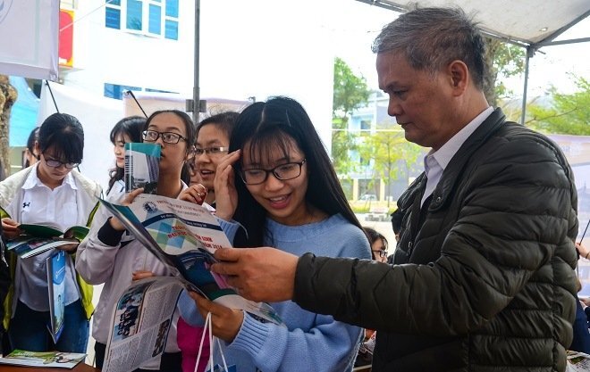 Học sinh các huyện nghèo được xét tuyển thẳng vào ĐH Luật Hà Nội