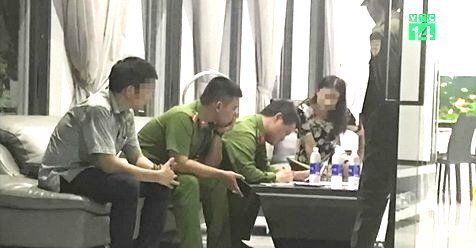 Video: Triệt phá đường dây đánh bạc online ngàn tỷ 'cáo già' ở TP.HCM