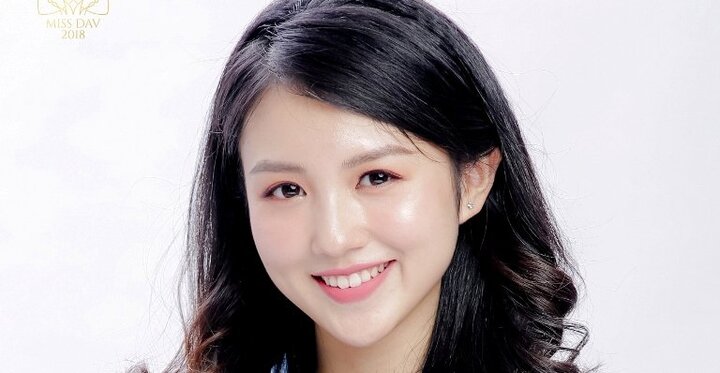 18 nữ sinh tài sắc rạng ngời trong bộ ảnh đồng phục Học viện Ngoại giao