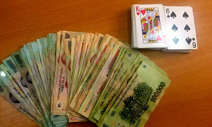 Công an ập vào căn nhà ở Gia Lai, triệt phá ổ cờ bạc trong đêm