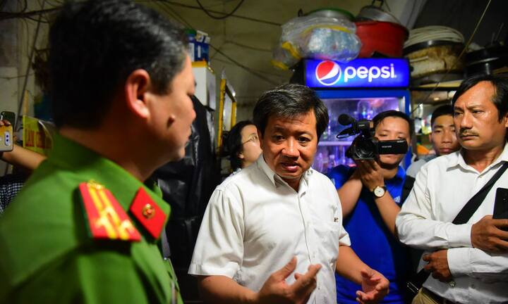 Ông Đoàn Ngọc Hải xử phạt hàng loạt quán karaoke, nhà hàng bịt kín lối thoát hiểm của khách