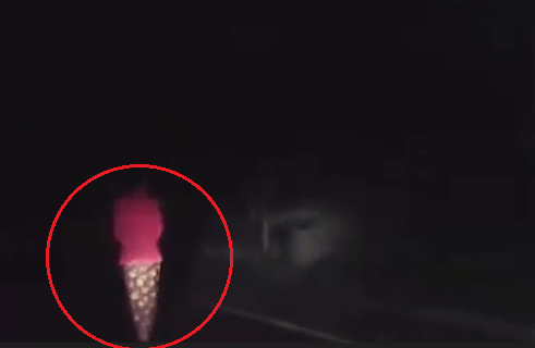 Đổ đèo đêm, tài xế hoảng loạn khi đối mặt cô gái 4 lần khác nhau trong 1 phút