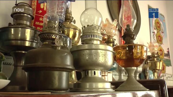 Video: Ngắm bộ sưu tập đèn dầu cổ đẹp mê ly ở Bà Rịa - Vũng Tàu