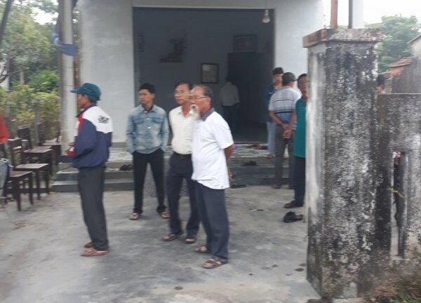 Gọi chồng dậy đi làm, vợ tá hoả phát hiện chồng đã chết