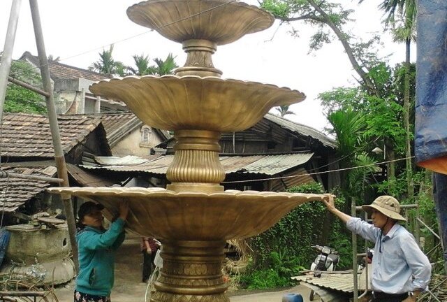 Đúc thành công đài phun nước bằng đồng nặng 5 tấn ở Quảng Nam