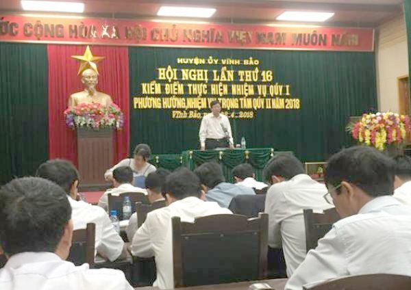 Mắc hàng loạt sai phạm, bí thư và chủ tịch xã bị kỷ luật