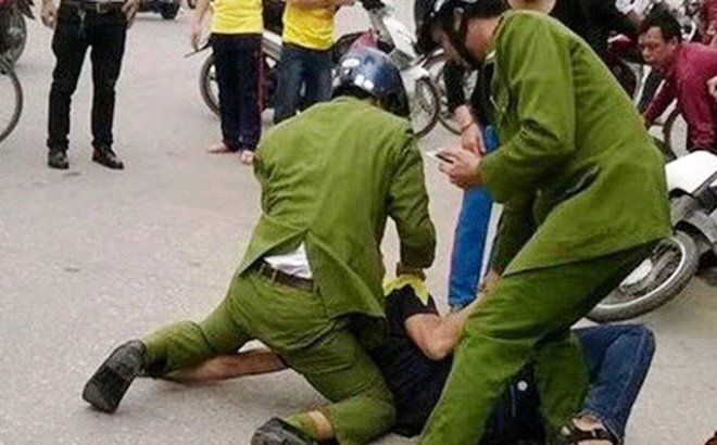 Truy tố nhóm thanh niên ăn nhậu ồn ào, chém trọng thương 2 công an