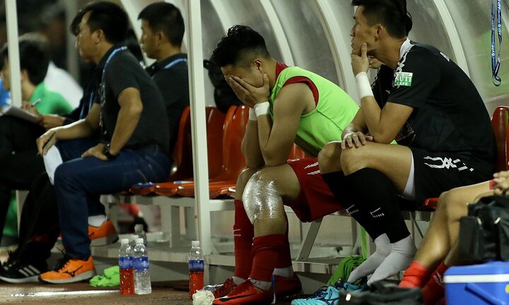 'Ronaldo Việt Nam' ấm ức khóc trong ngày đội Công Vinh làm điều chưa từng có ở V-League