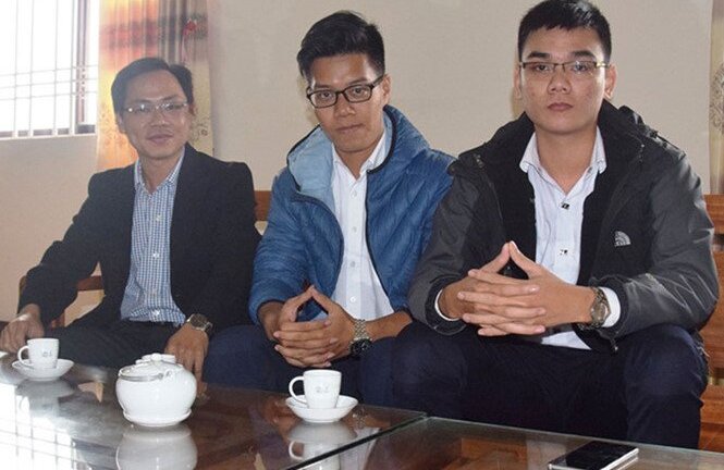 Mô hình điều khiển cánh tay robot bằng sóng não của 2 cậu học trò đam mê sáng tạo khoa học kỹ thuật