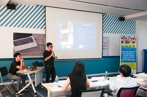 Máy hỗ trợ người khiếm thị đọc sách của nhóm sinh viên Việt vang danh trên đất Mỹ