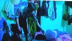 Đang ngủ trong nhà bị kẻ cướp giật dây chuyền vàng trên cổ