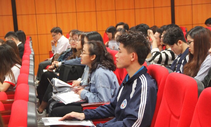 Tham gia ‘Hành trình kinh doanh 2018’, sinh viên giành hơn 500 triệu đồng