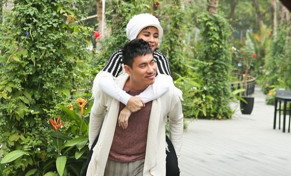 Kỷ niệm 10 năm yêu nhau, đây là món quà Kiều Minh Tuấn tặng Cát Phượng